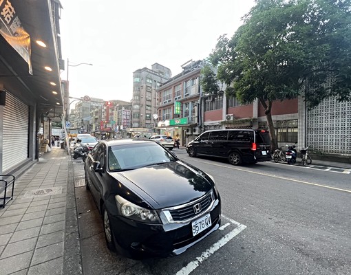 開平高中旁坡平休旅車位 - Image 4