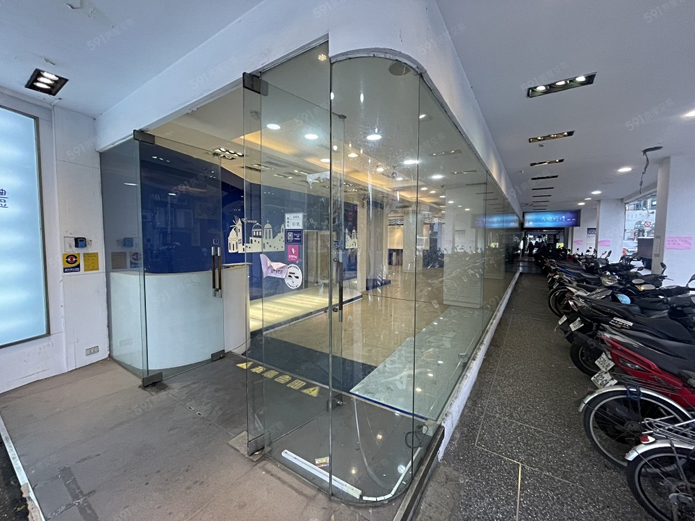 一樓 開放落地窗