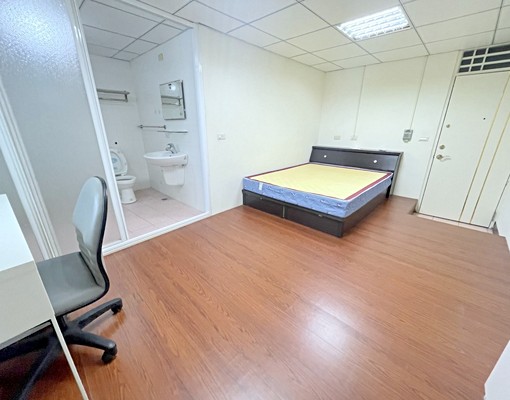 可租補【獨洗凸窗】健康公園✔大空間✔衛浴開窗✔機車位✔獨曬 - Image 3