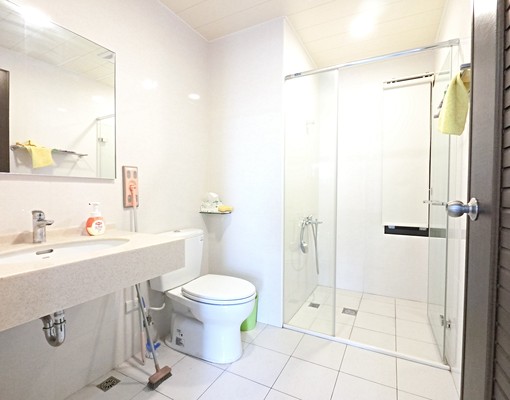 華鳯特區經武路商圈可租補明亮2+1房雙衛+平車 - Image 9