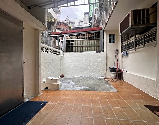 {可租補}有庭院透天,需工作證明 - Image 1