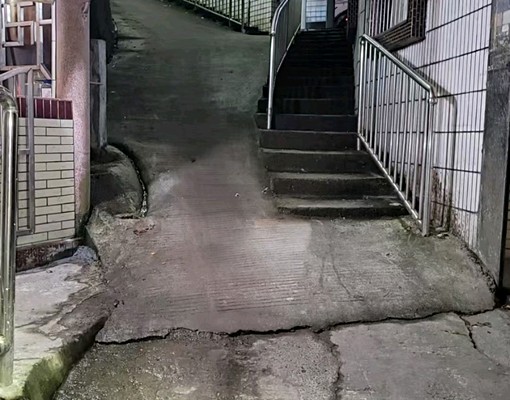 獨立套房出租每間各有-台洗衣机 - Image 2