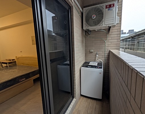 鳳山華鳳特區優質獨立陽台乾濕廁所套房 - Image 4