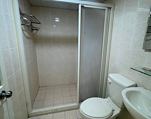 首次曝光近北大教堂獨立陽台洗衣機電梯套房 - Image 3