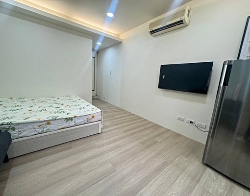 首次曝光近北大教堂獨立陽台洗衣機電梯套房 - Image 2