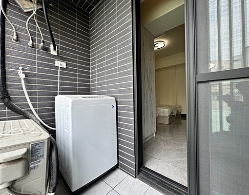 電梯租補報稅|流理台獨洗陽台|走路一中商圈中科大|黃金地段 - Image 8