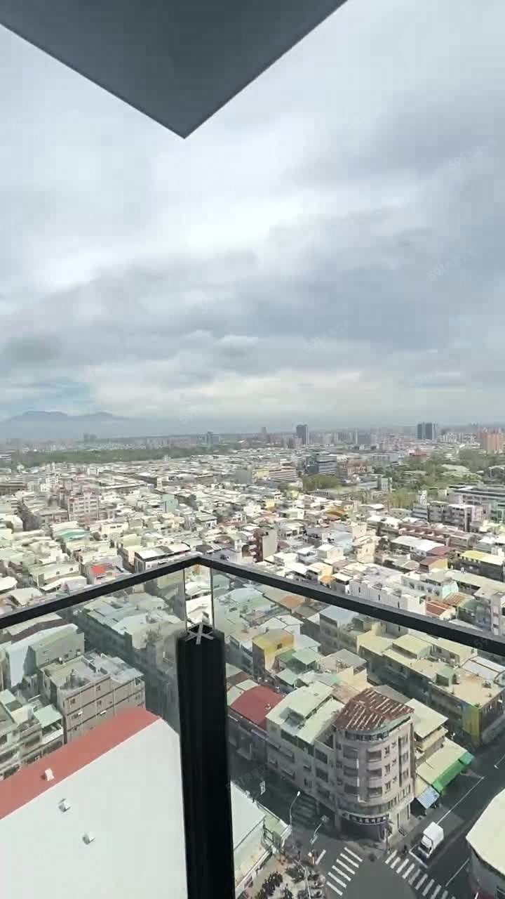 可寵物/三多商圈/三房採光2陽台(傢俱可另洽談) - Image 1