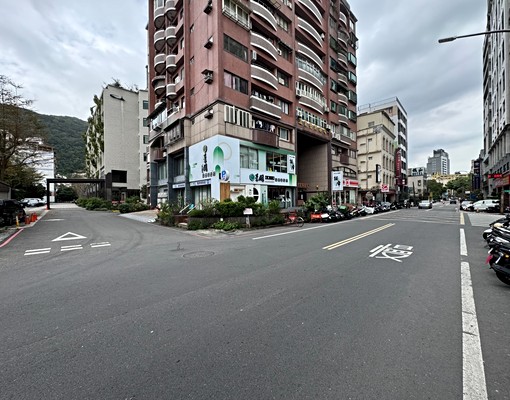 溫泉藝術廣場👍宜蘭礁溪市中心仁愛路一房一廳溫泉大套房 - Image 2