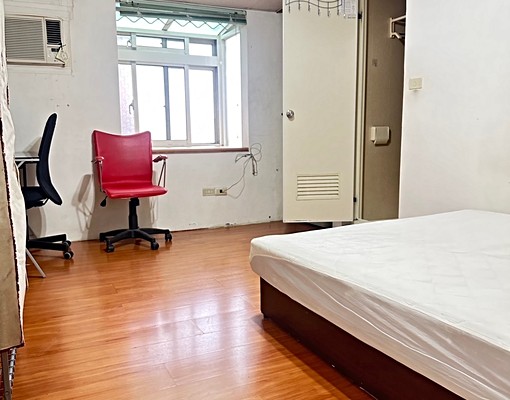 近世新大學，獨立套房、水泥隔間、對外窗戶 - Image 1