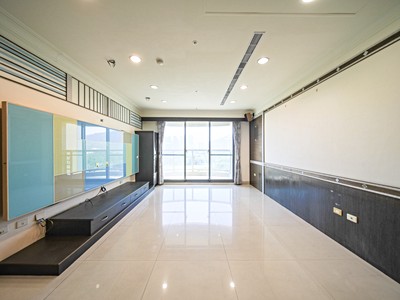 🔥超扯❗單坪33萬【超甜價】入住美術館"首排"+3車位