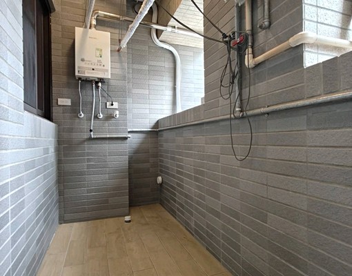 房東自租全新三房+車管全新傢俱窗簾冷暖機仲介.社宅勿擾 - Image 11