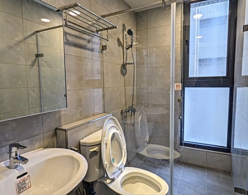 🚩電梯套房|家具家電齊全屋況佳|挑高獨立大陽台,採光通風佳 - Image 1