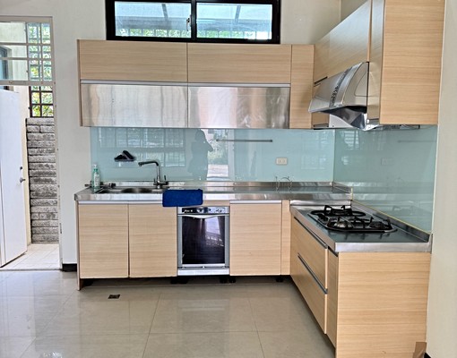 烏日高鐵特區透天4樓含車位住辦皆可 - Image 3