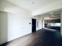 現岱路昂峰聚羨岱,全新大器..