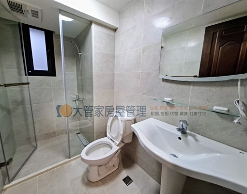 租近巨城.學區.全新大坪數附裝潢 - Image 14