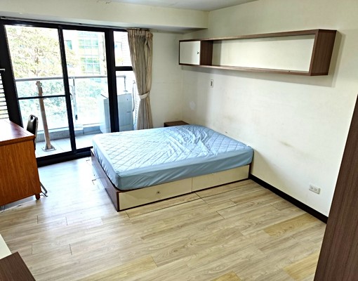 台水電獨立套房‧中山醫大陽台面公園 - Image 1