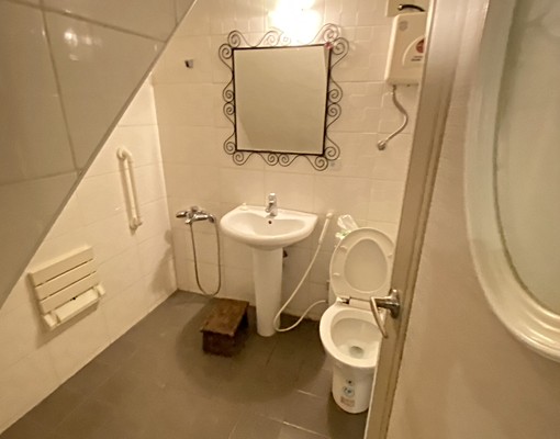 水湳透天#車庫型#可租補可寵物#台水電傢俱已撤除有冷氣 - Image 3