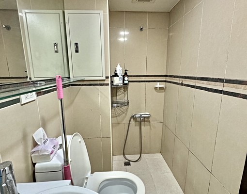 凌群🏠西門站4米5樓中樓/電梯獨立套房/獨立更衣間/可租補 - Image 3