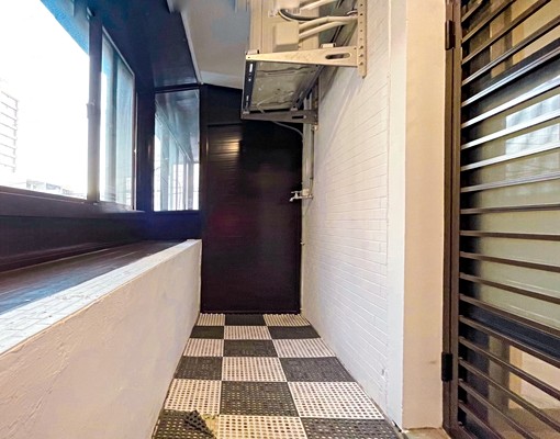 近中正路~全新翻修公寓套房~二樓稀有陽台 - Image 5