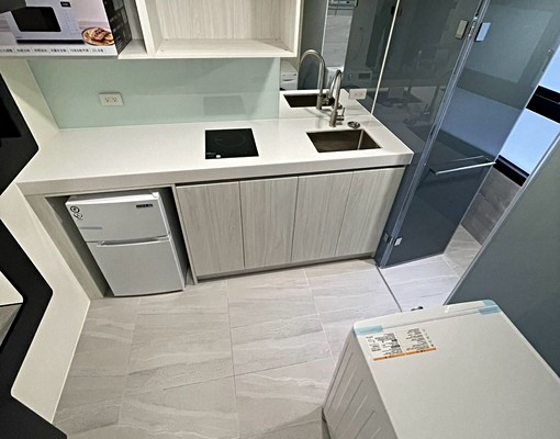 全新可租補近東海中科工業區電梯樓中樓陽台套房 - Image 9