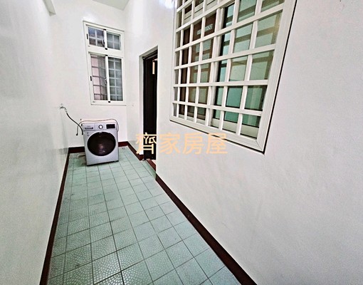 大坪數獨立陽台洗衣機~家樂福縣府商圈周邊美食街室內機車位 - Image 2