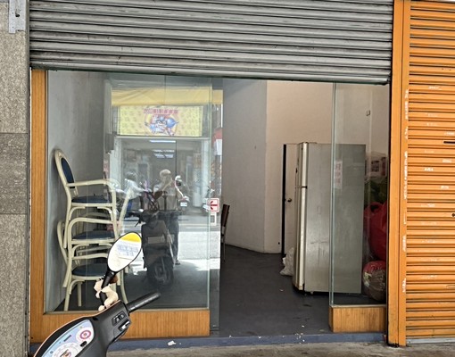 太平洋百貨旁,黃金店面 - Image 1