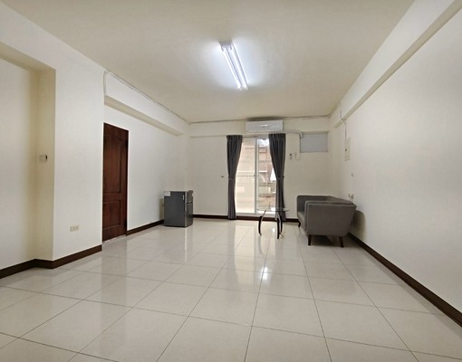 楠梓右昌可租補★女子宿舍☆全新13坪大室內套房!獨立洗衣機! - Image 6