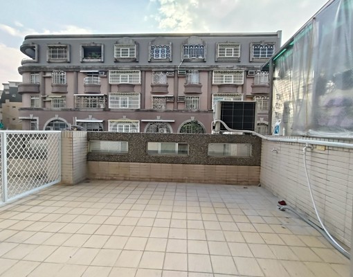 楠梓右昌可租補★女子宿舍☆全新13坪大室內套房!獨立洗衣機! - Image 4