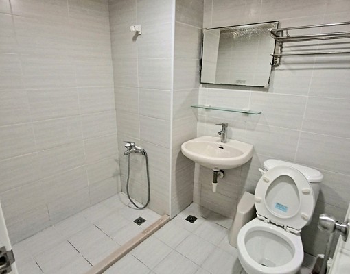 七賢路電梯小套房有陽台包含管理費 - Image 6