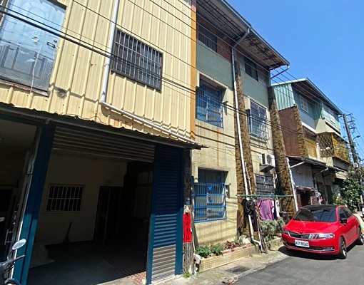 一江橋附近/巷內透天1~3樓五房門口停車/可倉庫可租補可神明 - Image 2