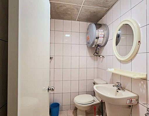 👑新民街53巷2樓全新家具家電採光單人套房可以租❗❗❗ - Image 7