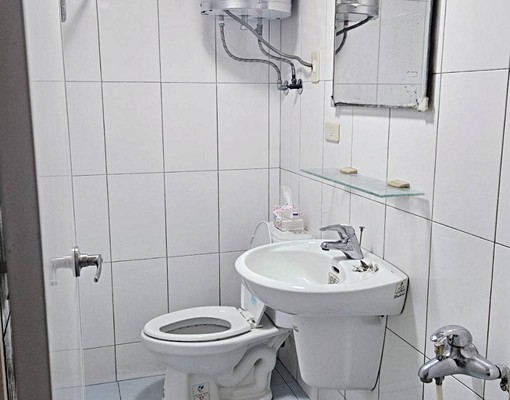 東區近南紡、成大套房出租 - Image 3