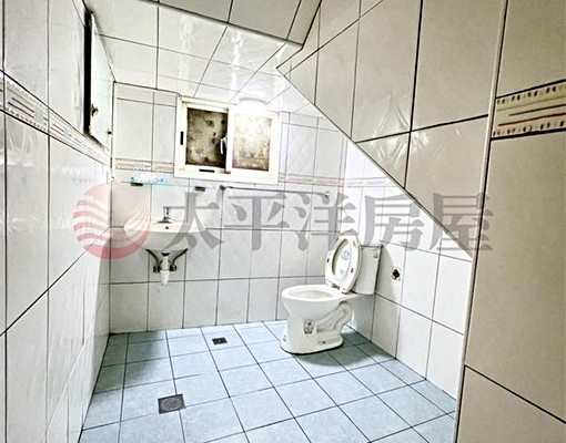 民有路邊間透天店住 - Image 5