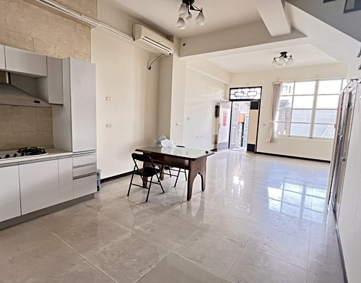 永褔商圈鬧中取靜~溫馨別墅,前院及門口都可以停車(喜歡可議 - Image 1