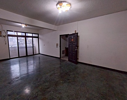 國泰醫院200公尺三房3樓大公寓 - Image 2