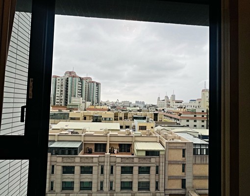 沙鹿全新漂亮電梯華廈含管費+平車.可租補 - Image 10