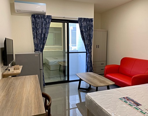 正義車站旁獨立陽台大套房 - Image 1