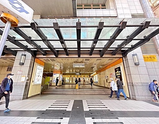 可租補🌸捷運永安電梯獨立套房🌸有陽台雙採光,有管理員 - Image 2