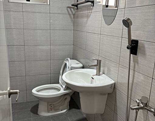全新雅套房出租,學生宿舍,變頻冷氣 - Image 5