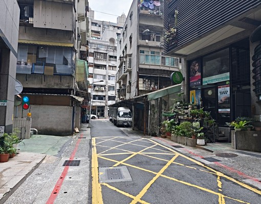 近捷運內湖站坡道機械車位 - Image 2