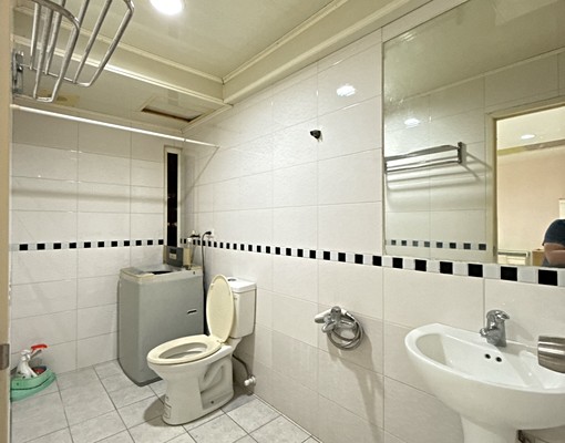 何厝街小兩房&美套含網路第四台水200電5多間可選!!!!! - Image 11