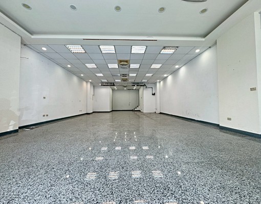 公園路20米路大面寬鑫店面 - Image 1