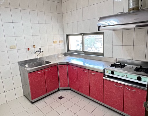 清水圖書館3房華廈平面車位 - Image 8