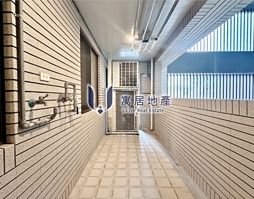 首次出租●MRT市政府●採光簡裝●自行規劃3房豪邸平車 - Image 12