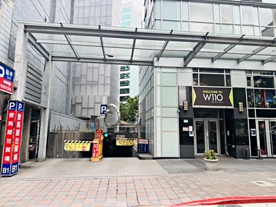 W110璞石麗緻B4平面車位24小時保全
