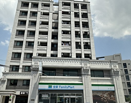 全家就是我家歸仁市中心*可租補*優質社區 - Image 1