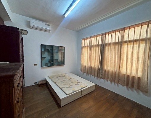 古奇峰超大三房稀有一樓★停車方便★園區 - Image 7