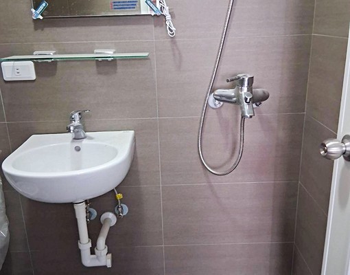 全新冷氣套房*有獨立陽台*全新家具*採光通風良好*歡迎來看屋 - Image 5