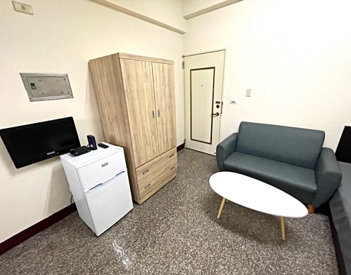 全新變頻冷暖氣、變頻雙門冰箱、雙人沙發、落地門大陽台 - Image 1