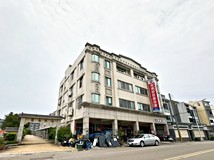 星海路鹿峰國小旁補習班店面..